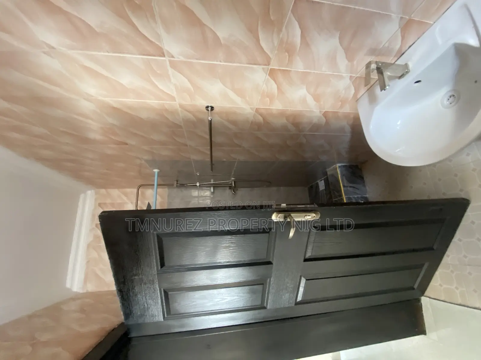 1bdrm Apartment in Osapa London for rent in Osapa london