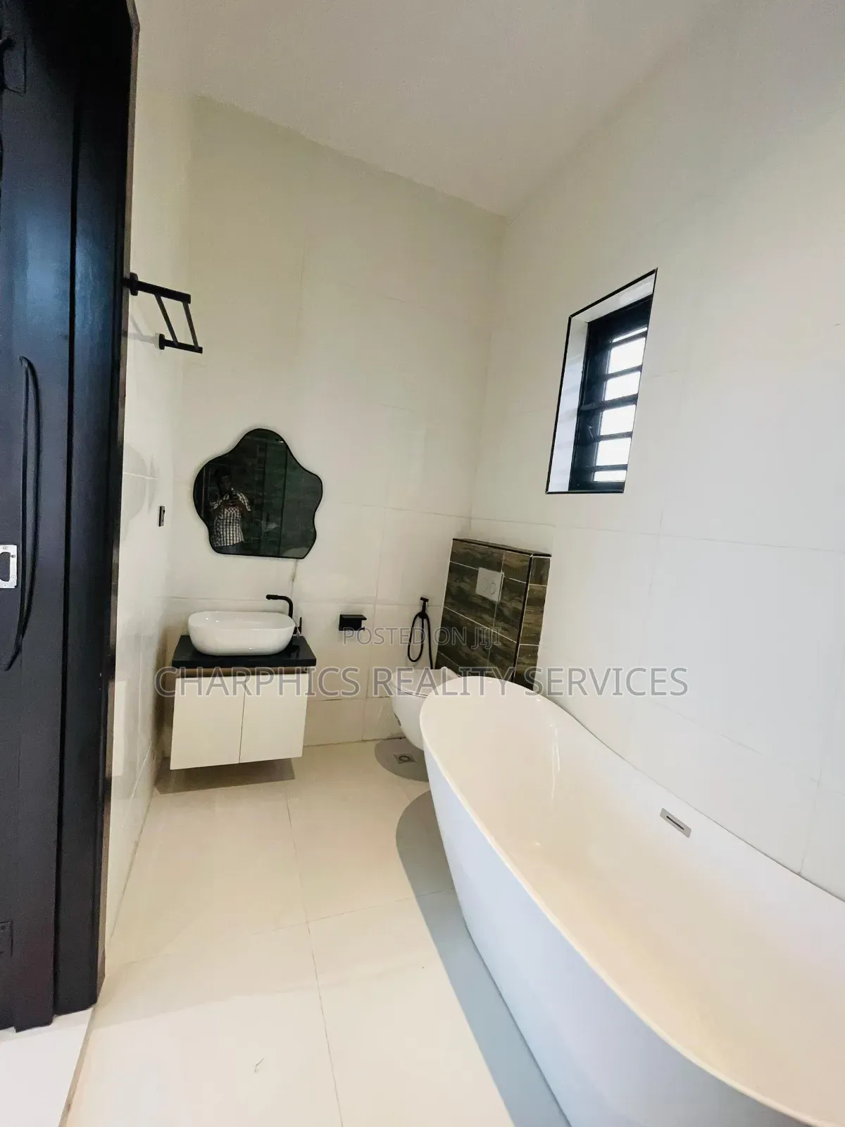 5bdrm Duplex in Ajah for sale in Ajah