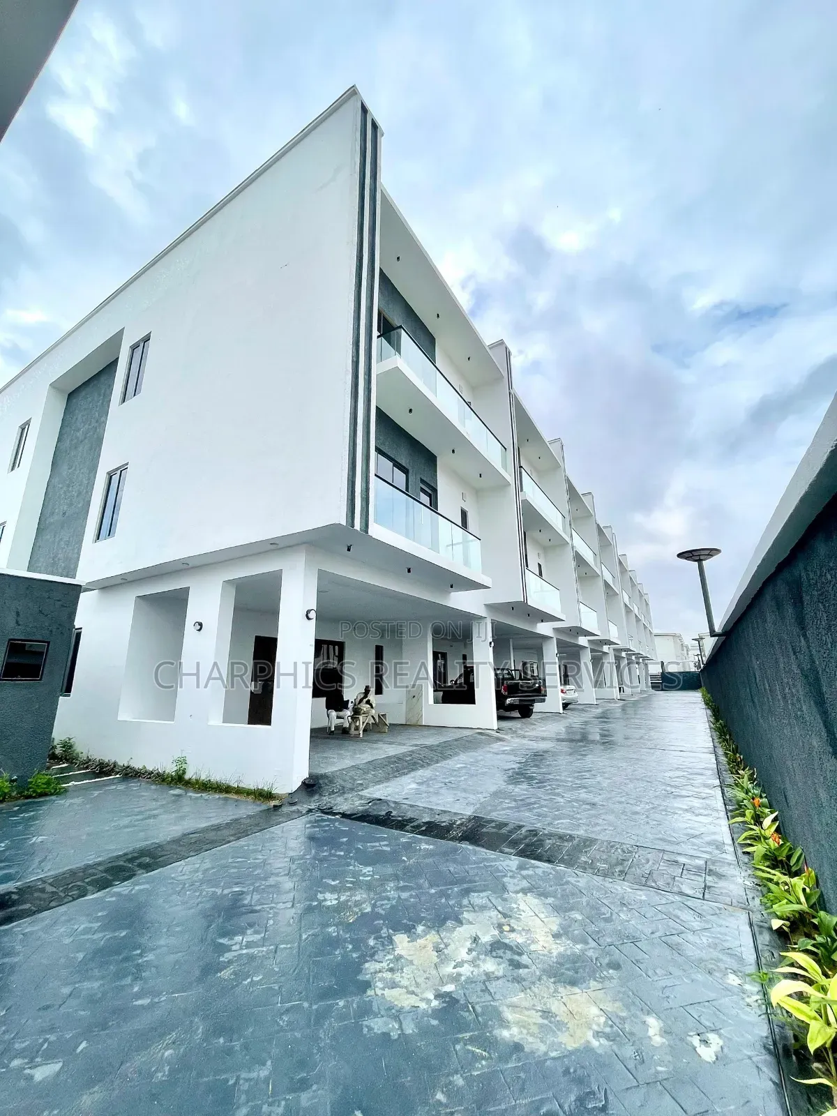 4bdrm Duplex in Ikate for sale in Ikate