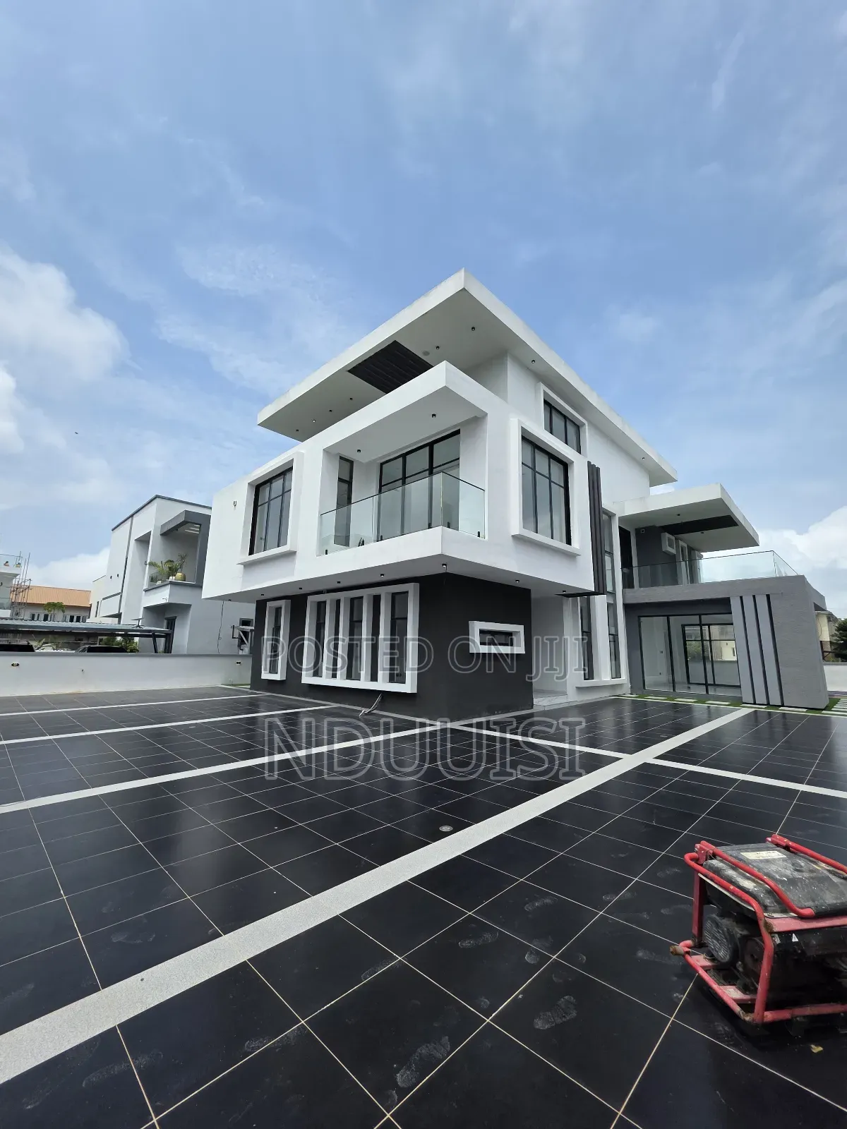5bdrm Duplex in Lakeview Phase 2, Chevron for sale in Chevron