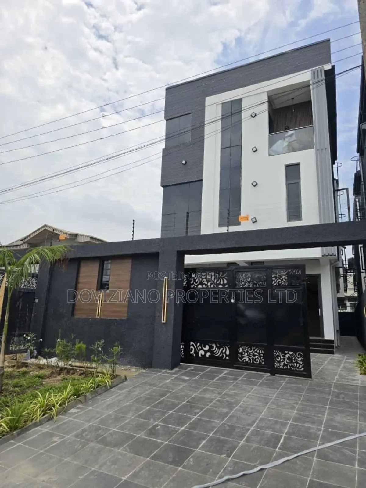 5bdrm Duplex in Lekki Phase 1 for sale in Lekki Phase 1