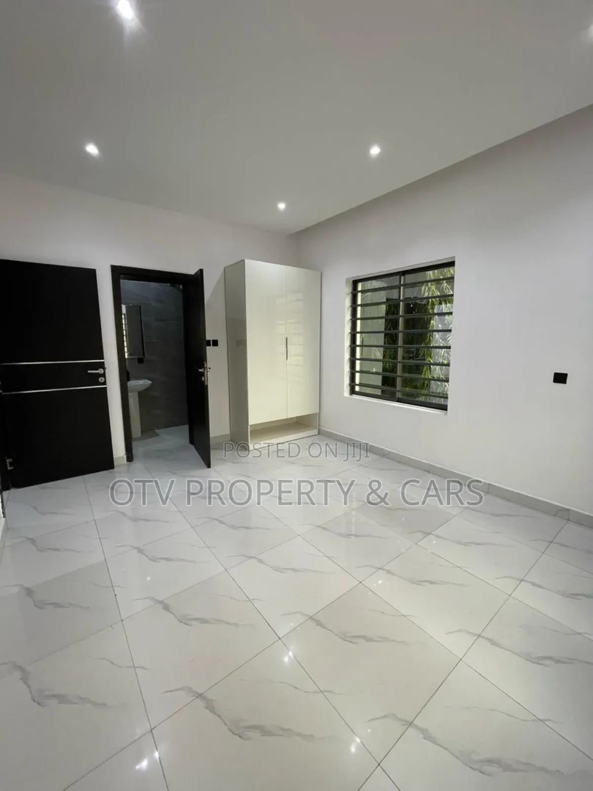 Furnished 3bdrm Apartment in Lekki Phase 1 for sale in Lekki Phase 1