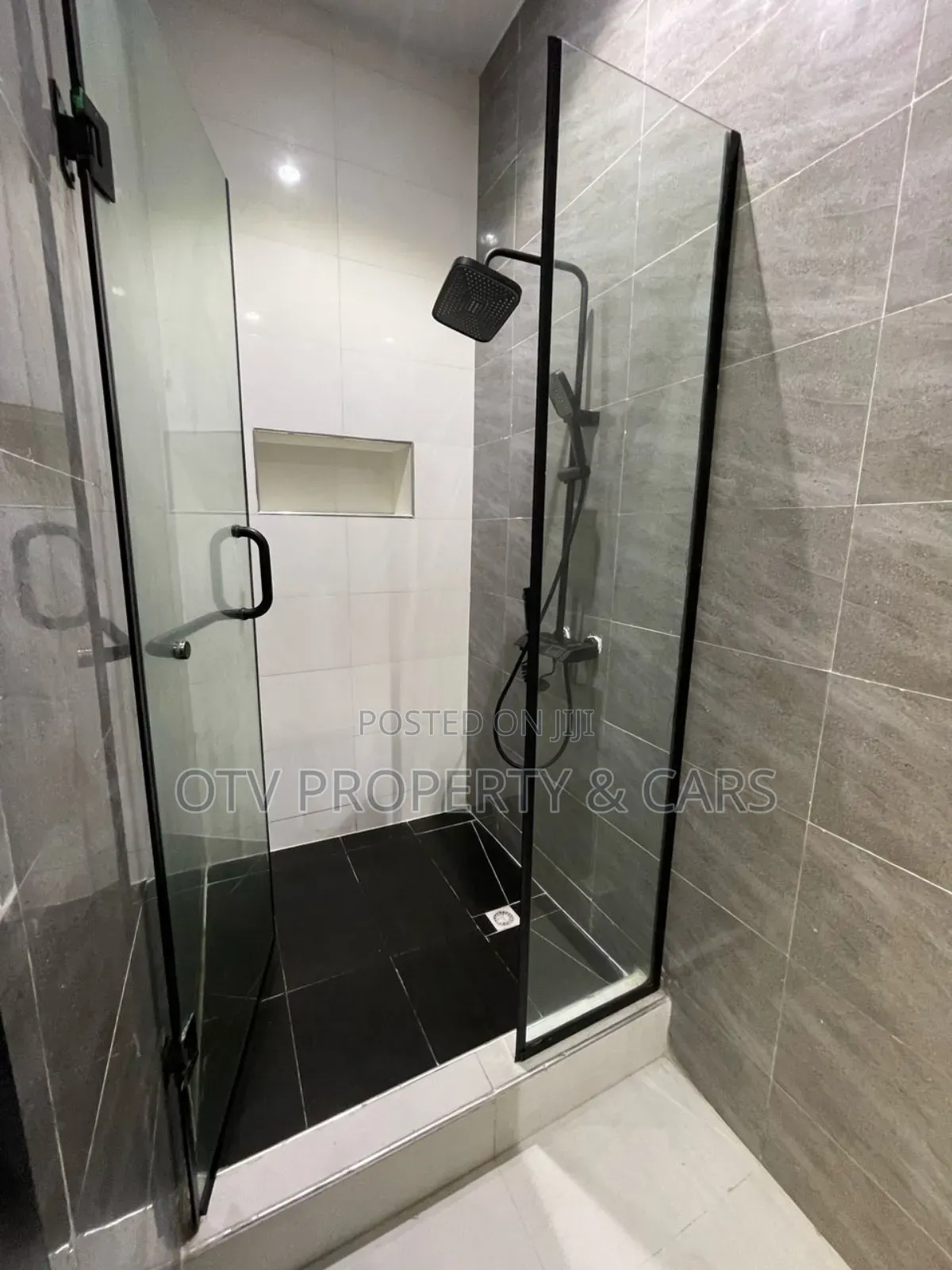 Furnished 2bdrm Apartment in Lekki Phase 1 for sale in Lekki Phase 1