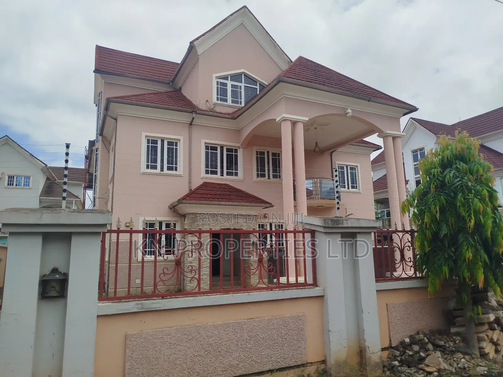 6bdrm Duplex in Gaduwa for rent in Gaduwa