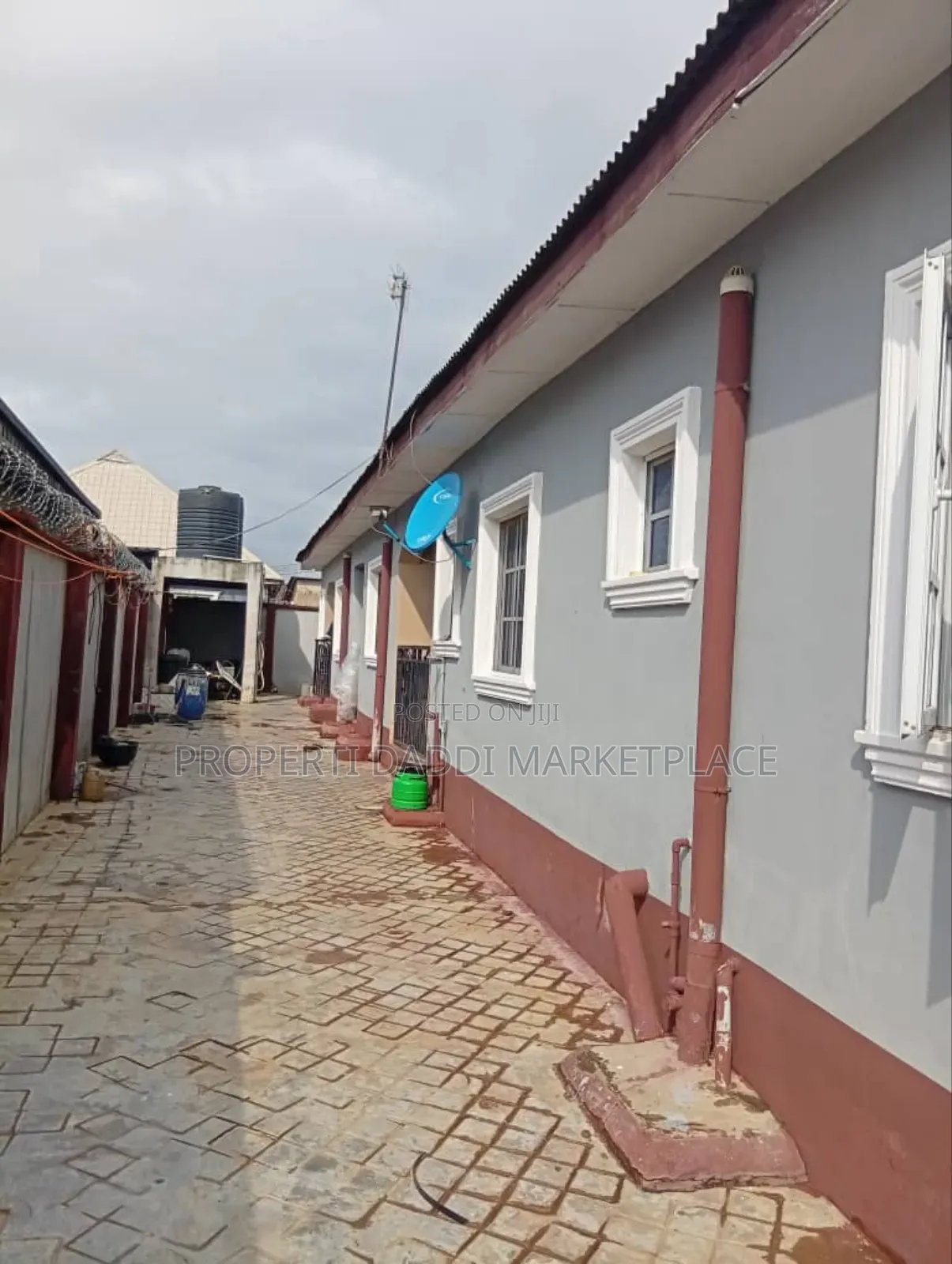 5bdrm Block of Flats in Ayobo for sale in Ayobo
