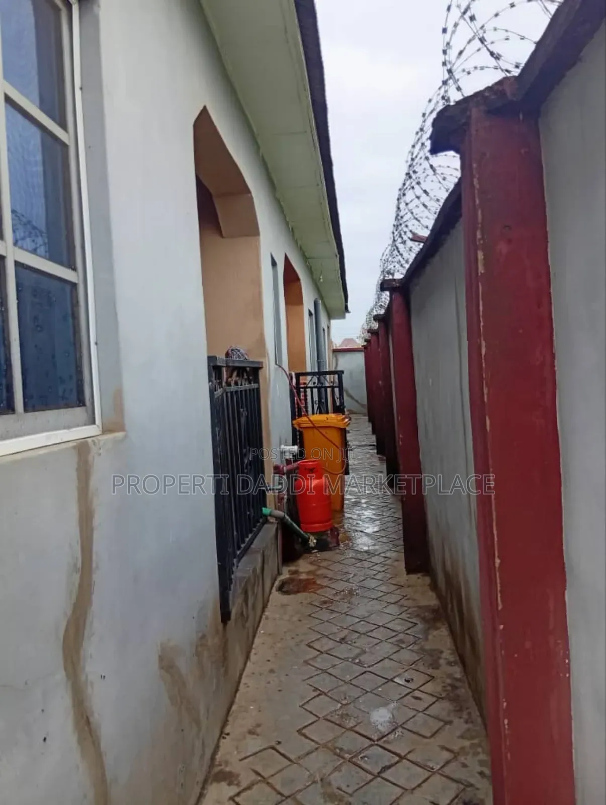 5bdrm Block of Flats in Ayobo for sale in Ayobo