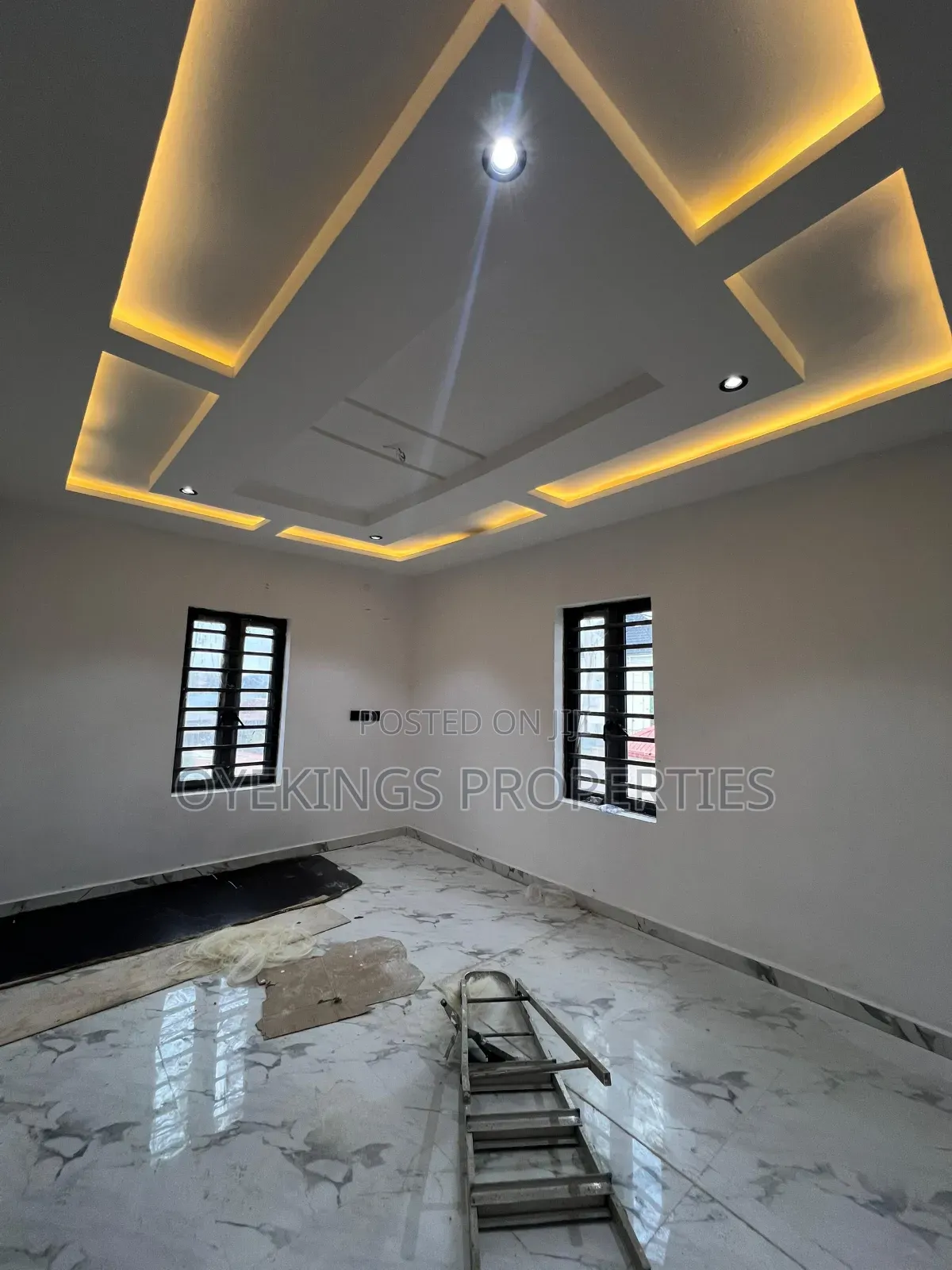 4bdrm Duplex in Adeoje, Akala Express for sale in Akala Express