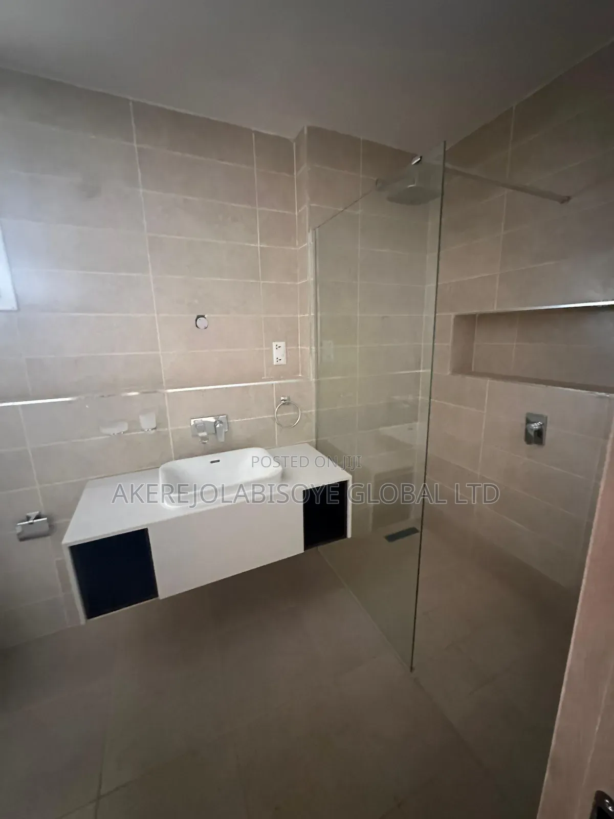 5bdrm Duplex in In An Estate Around for rent in Life Camp