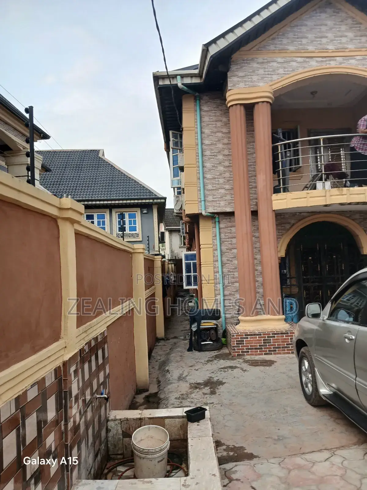 6bdrm Apartment in Evergreen Estate, Alimosho for sale in Alimosho
