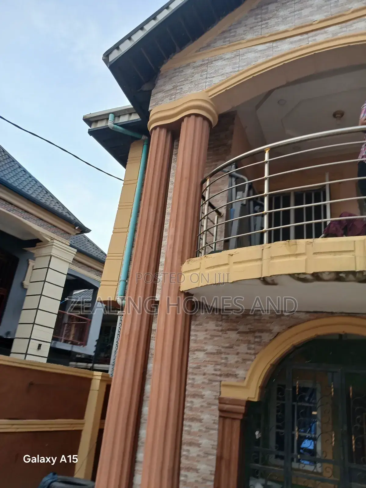 6bdrm Apartment in Evergreen Estate, Alimosho for sale in Alimosho