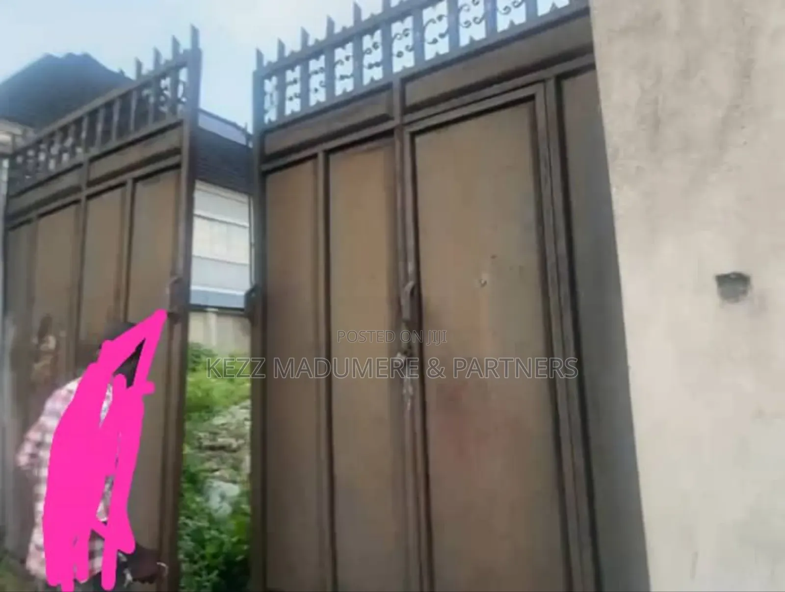 For Sale : Fenced Cornerpiece 1 Plot at Rumuibekwe Ph in Port-Harcourt