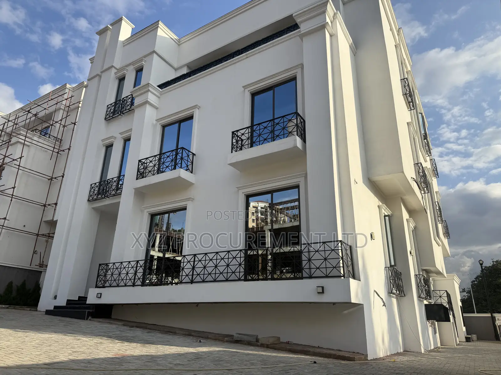 8bdrm Duplex in Asokoro for sale in Asokoro