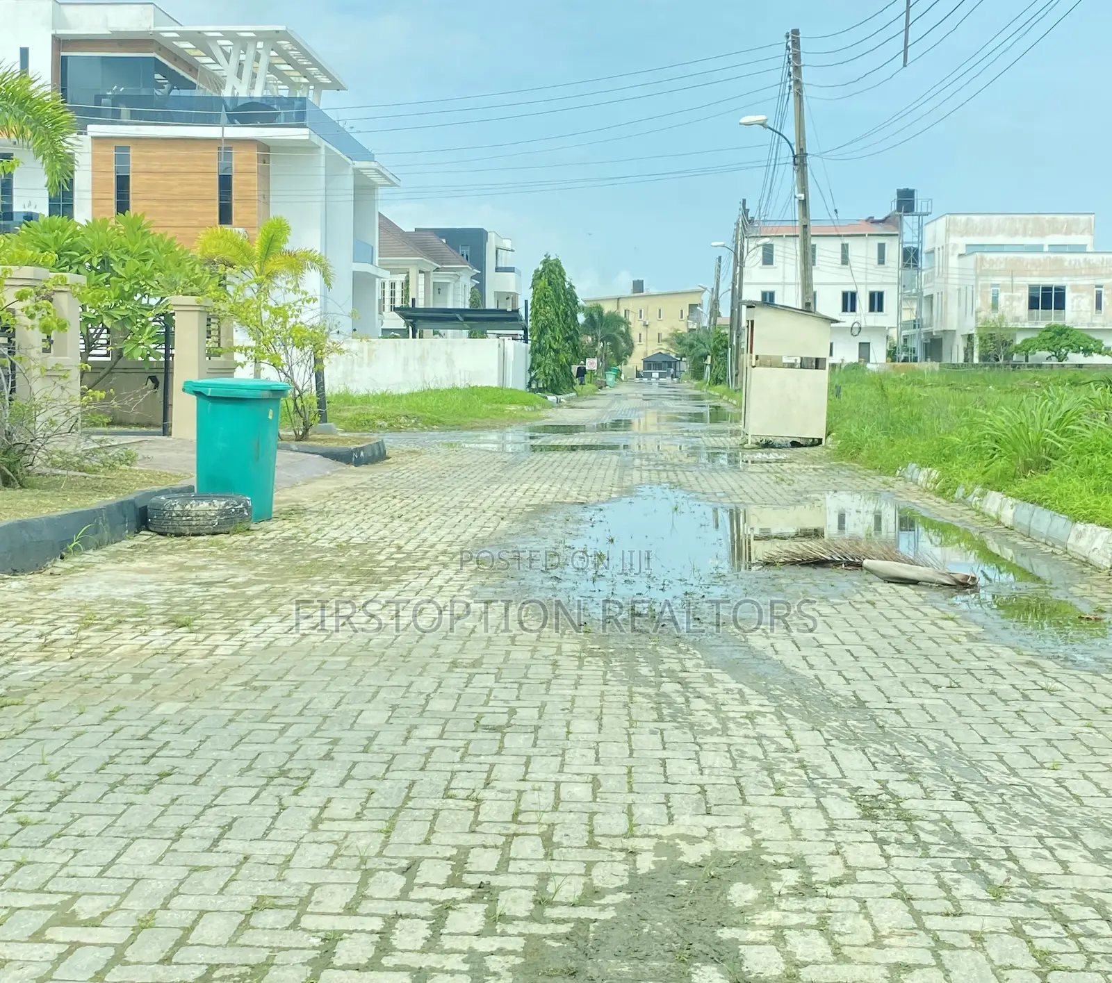 669sqm Land at Lakeview Estate Orchid Road Lekki Lagos in Lafiaji