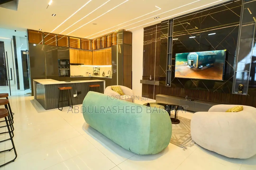 Magnificent 6 Bedroom Apartment With Top Notch Amenities in Lekki Phase 2