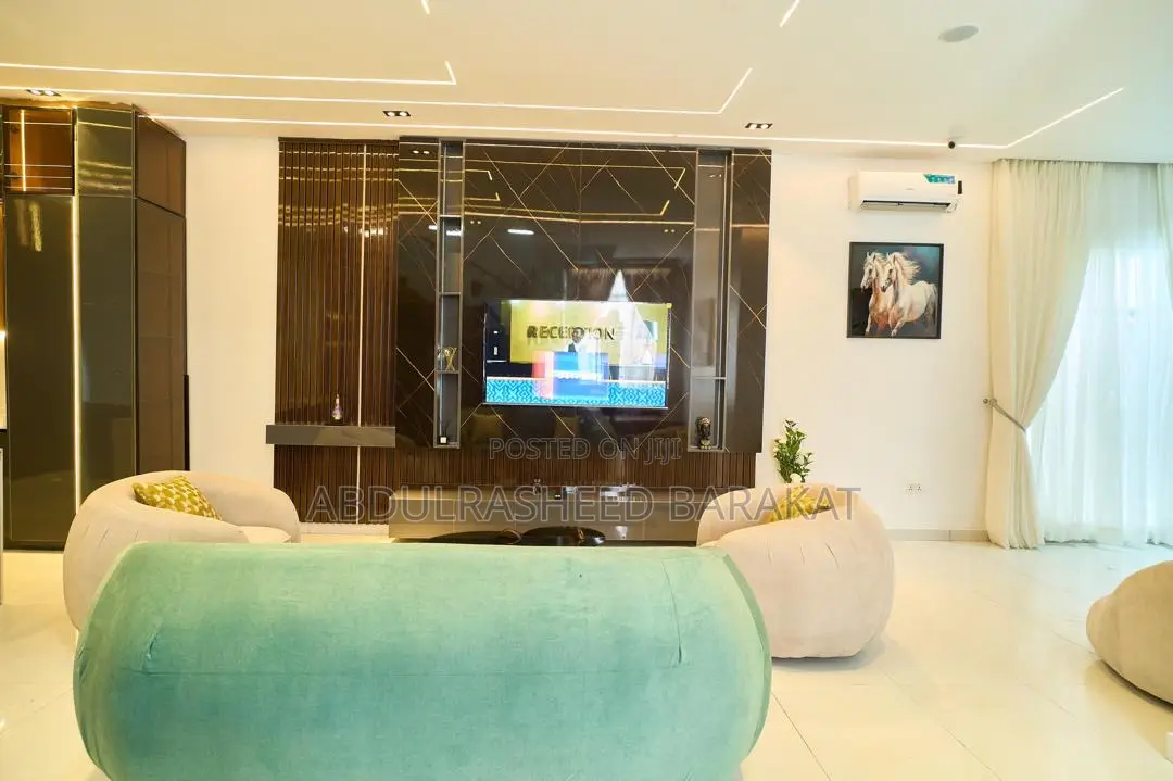Magnificent 6 Bedroom Apartment With Top Notch Amenities in Lekki Phase 2