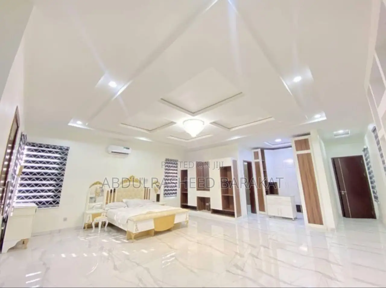 Luxury Five Bedroom Apartment Self Compound in Chevron