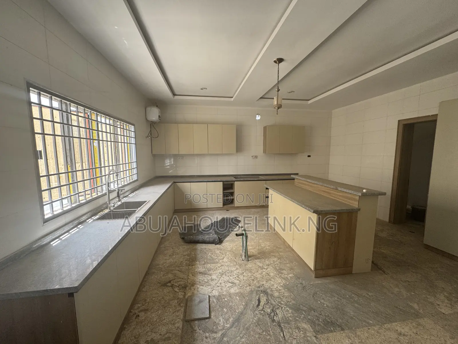 6bdrm Duplex in Guzape Main Abuja for sale in Guzape District
