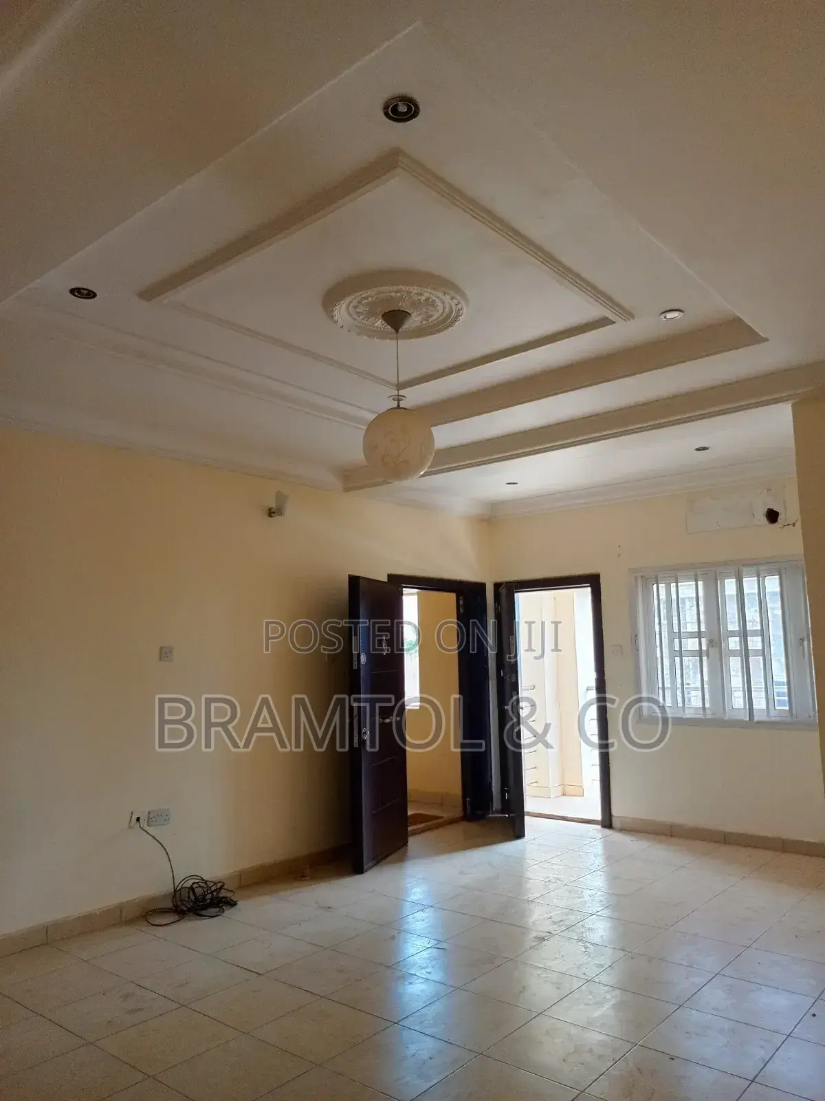 3bdrm Block of Flats in Wuye for sale in Wuye
