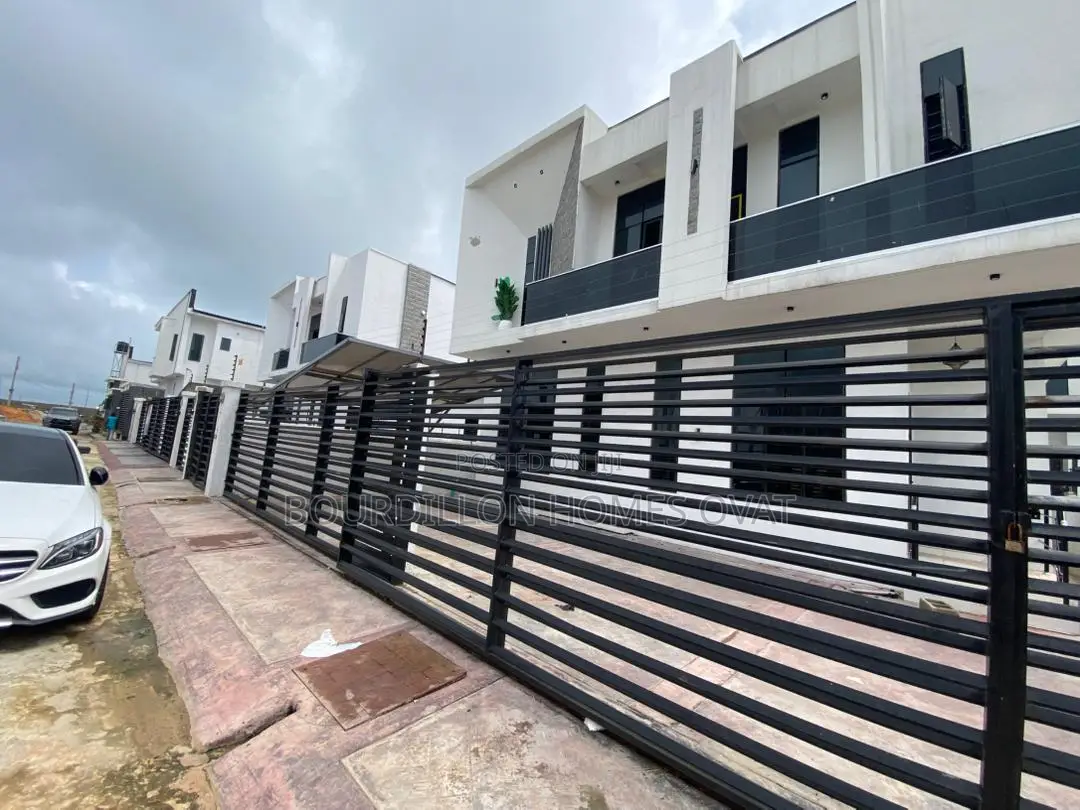 4bdrm Duplex in Lekki for sale in Lekki