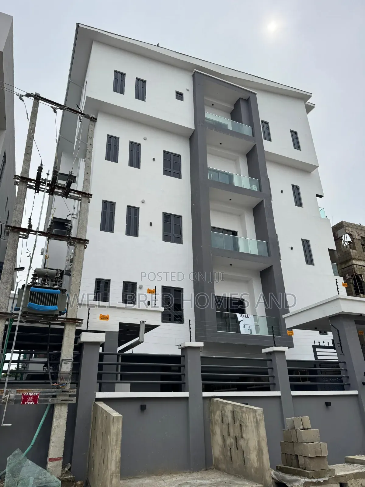 3bdrm Apartment in Lekki Phase 1 Lagos for sale in Lekki Phase 1