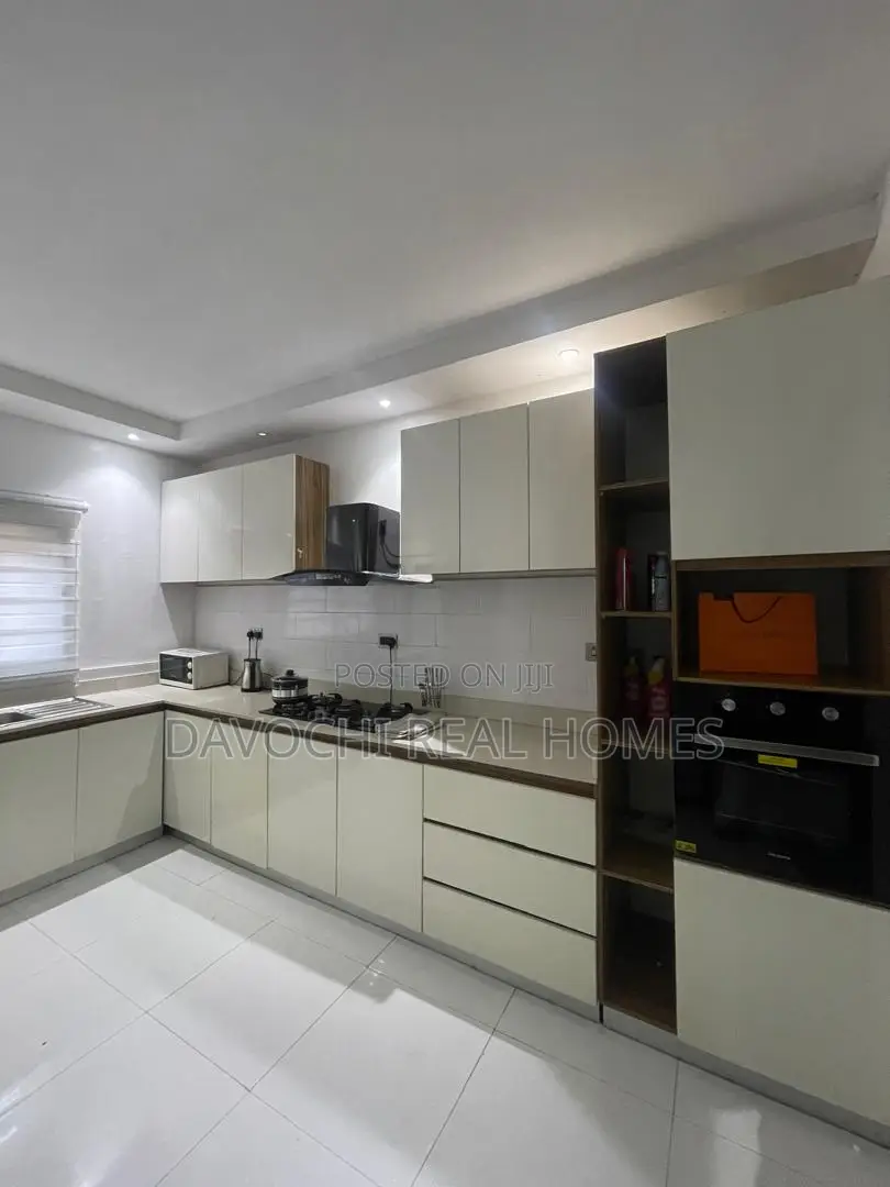 Furnished 3bdrm Apartment in Lekki Phase1 for rent in Lekki Phase 1