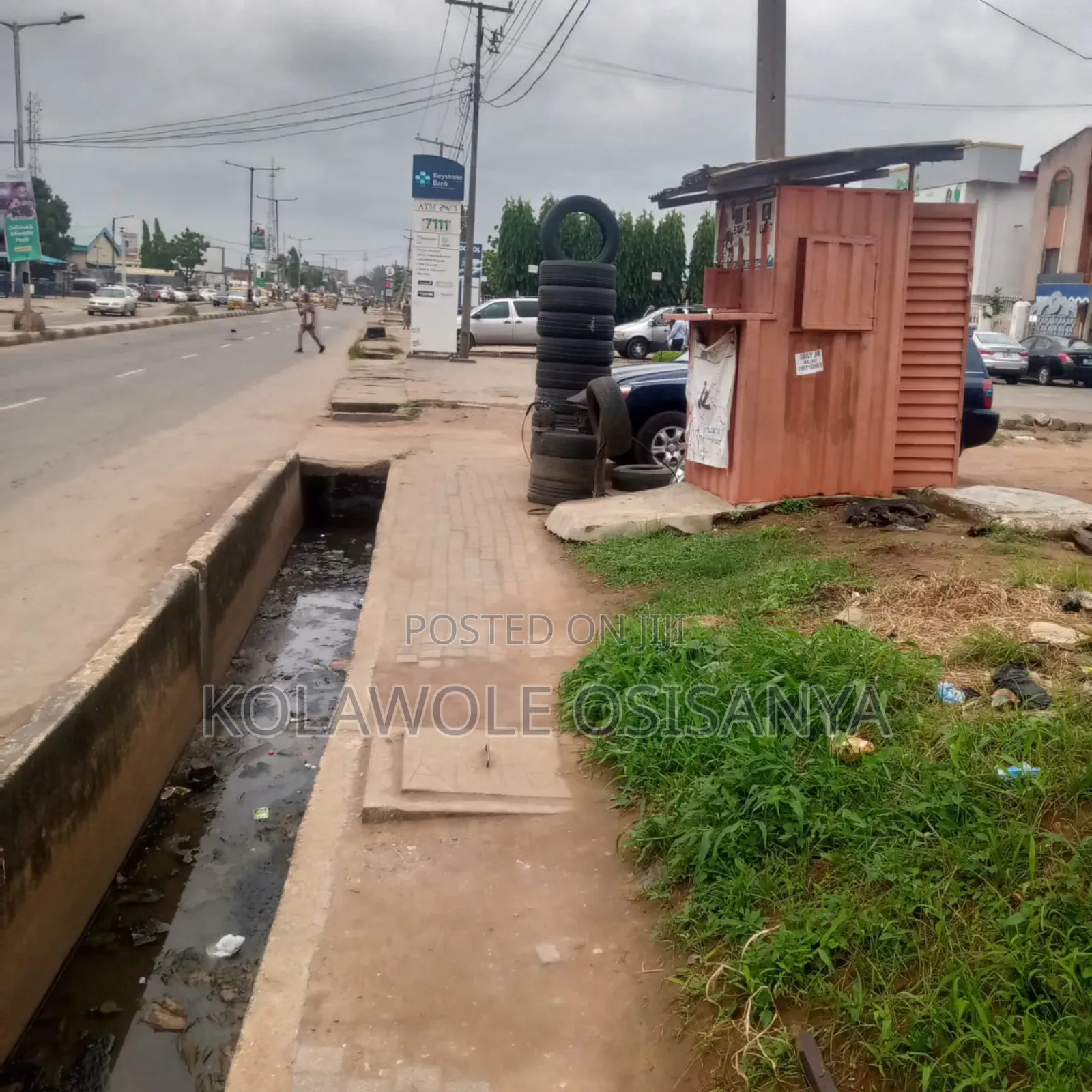 Commercial Plot Measuring 30ft by 80ft on Idimu Rd in Arida