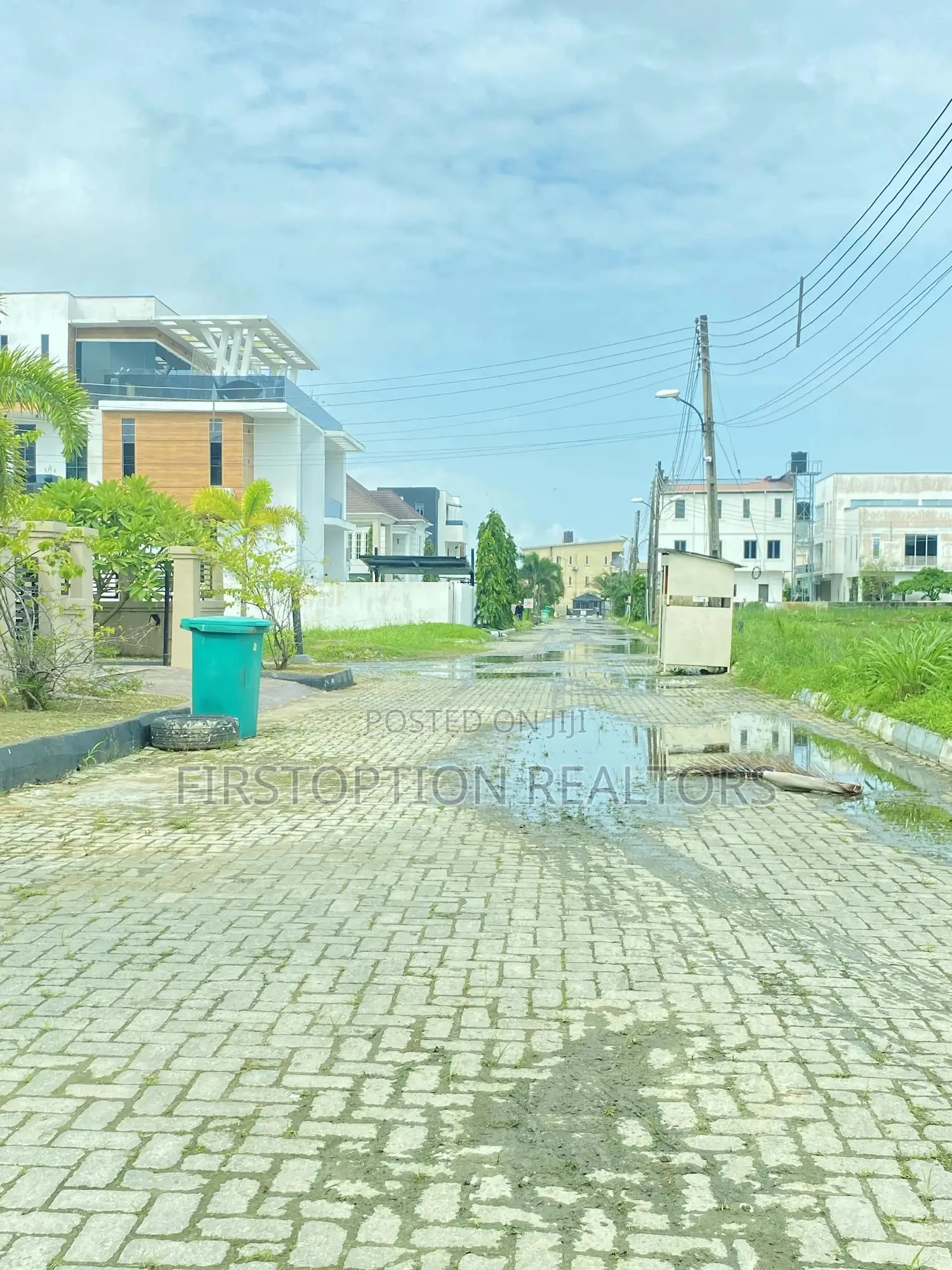669sqm Land at Lakeview Estate Orchid Road Lekki Lagos in Lafiaji