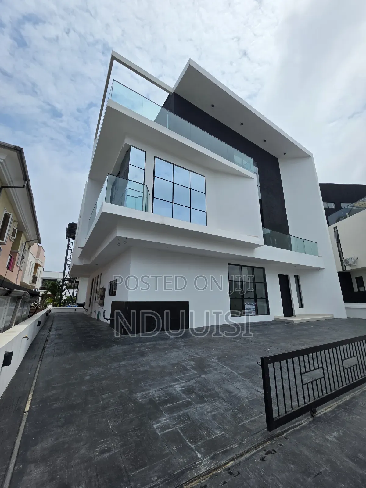 5bdrm Duplex in Lakeview Phase 2, Chevron for sale in Chevron