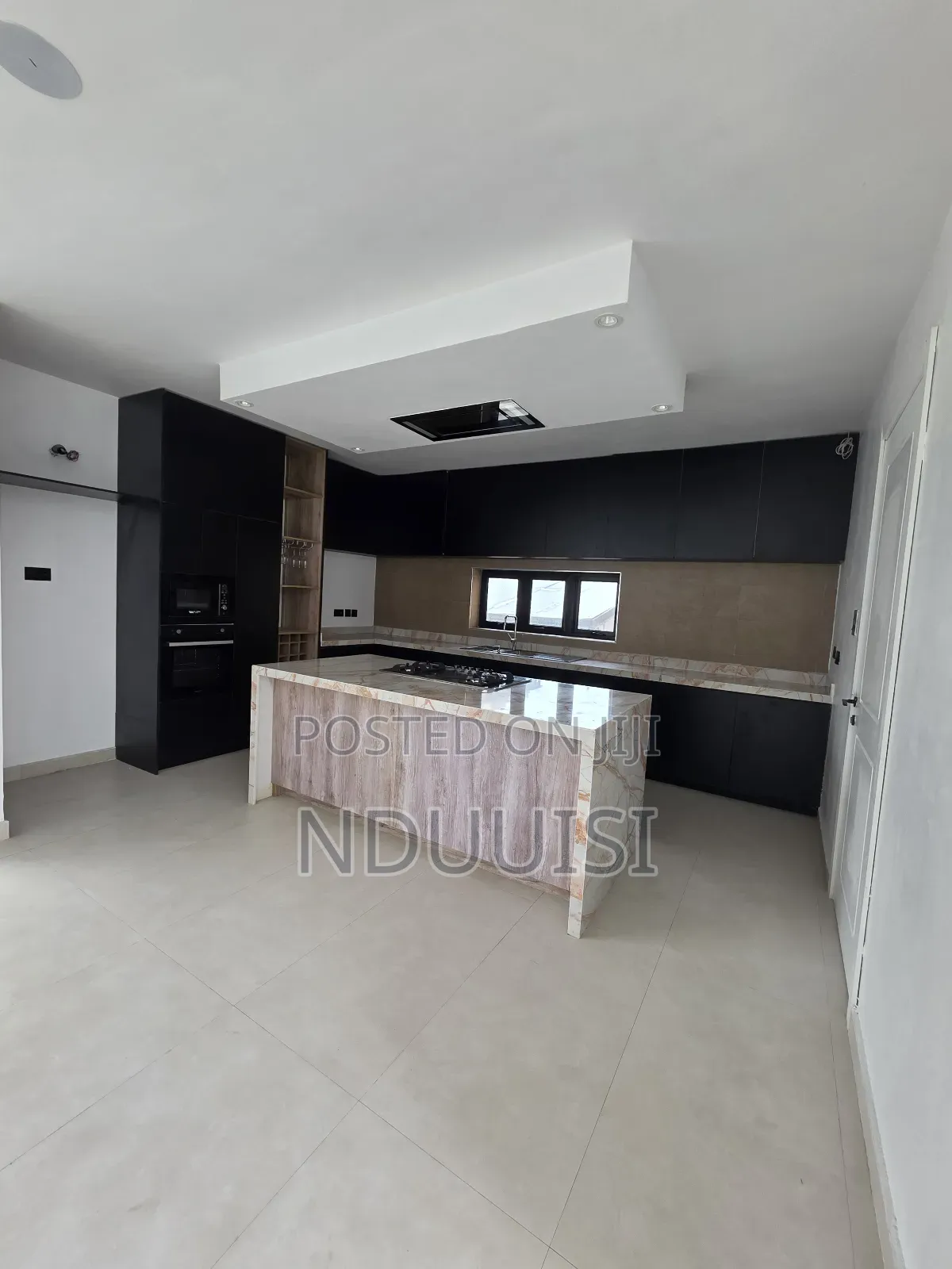 5bdrm Duplex in Lakeview Phase 2, Chevron for sale in Chevron