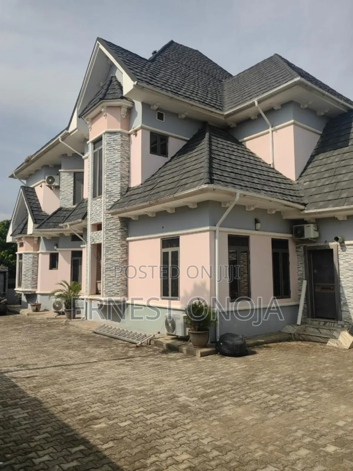 6bdrm Mansion in Gwarinpa Estate for sale in Gwarinpa