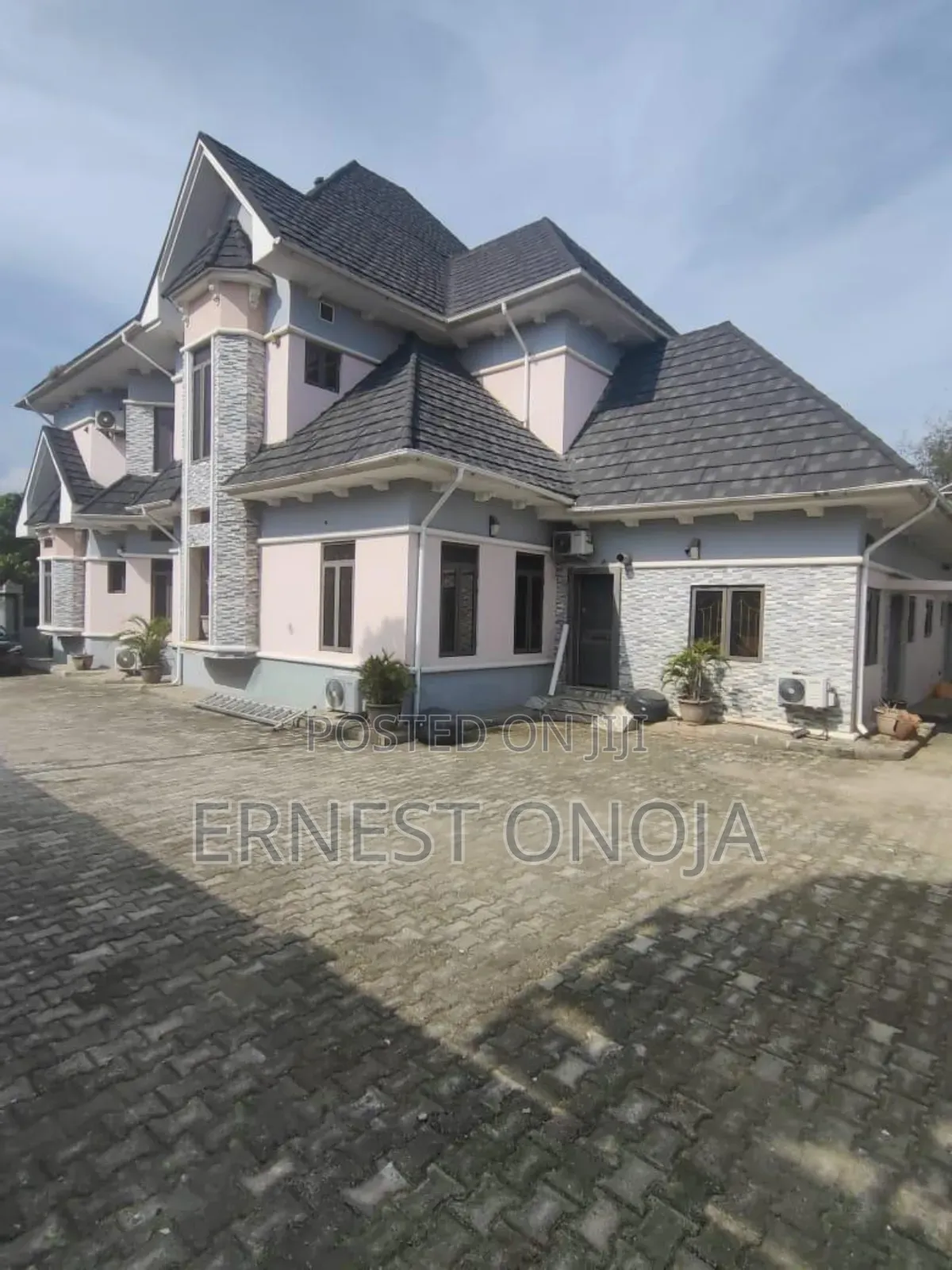 6bdrm Mansion in Gwarinpa Estate for sale in Gwarinpa