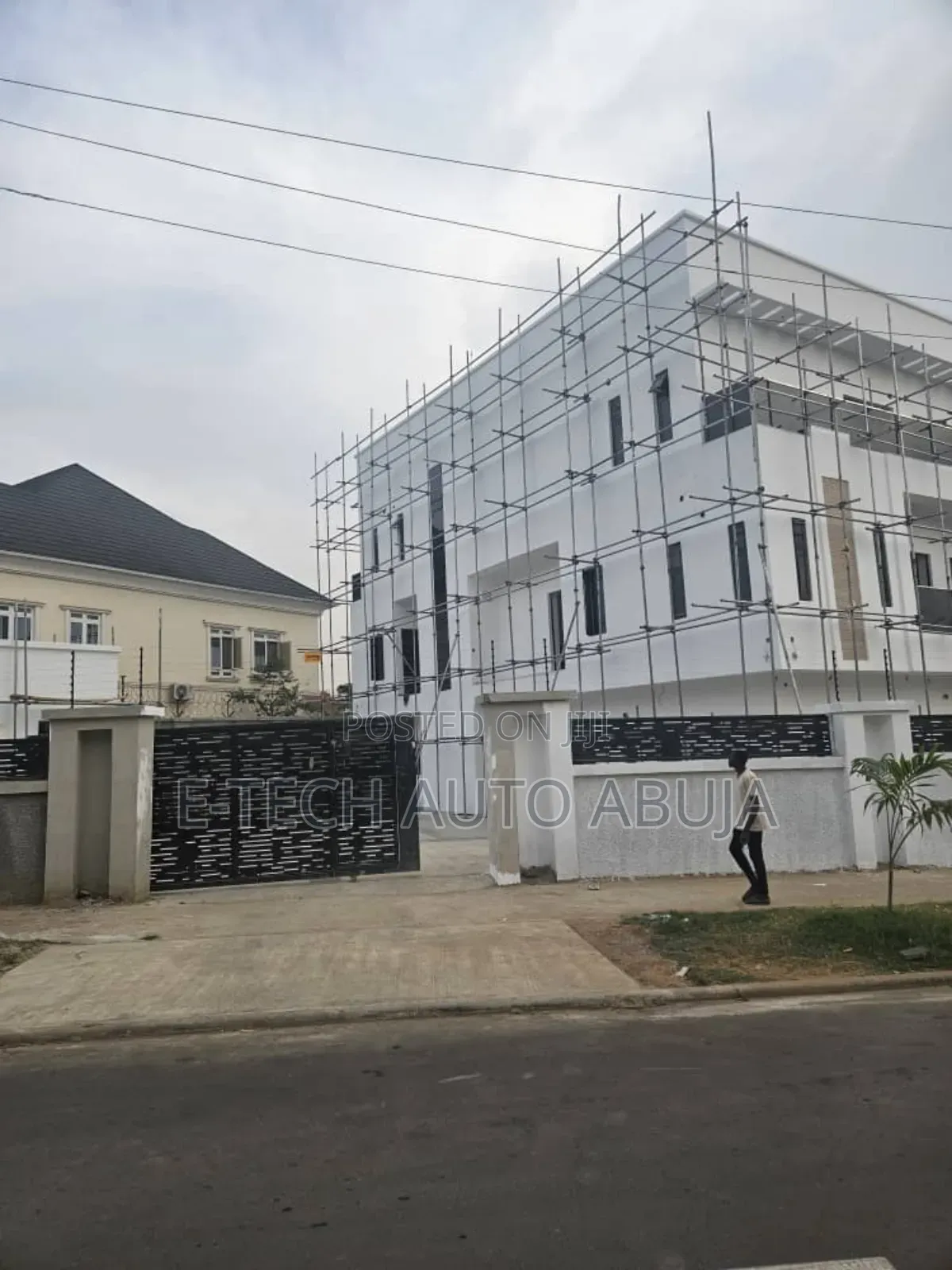 8bdrm Mansion in E-Tech Multi Links, Gwarinpa for sale in Gwarinpa