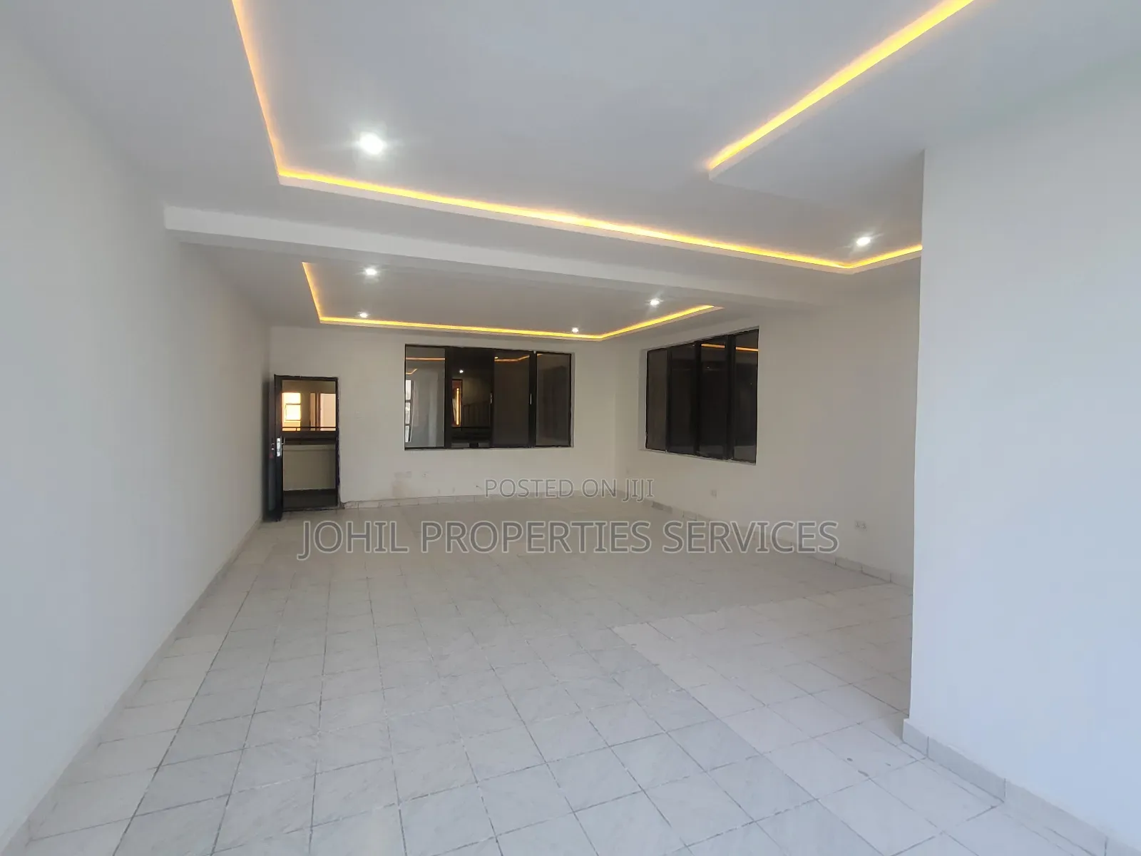 63sqm Office Space for Rent Central Area Stratagic Location in Central Business District