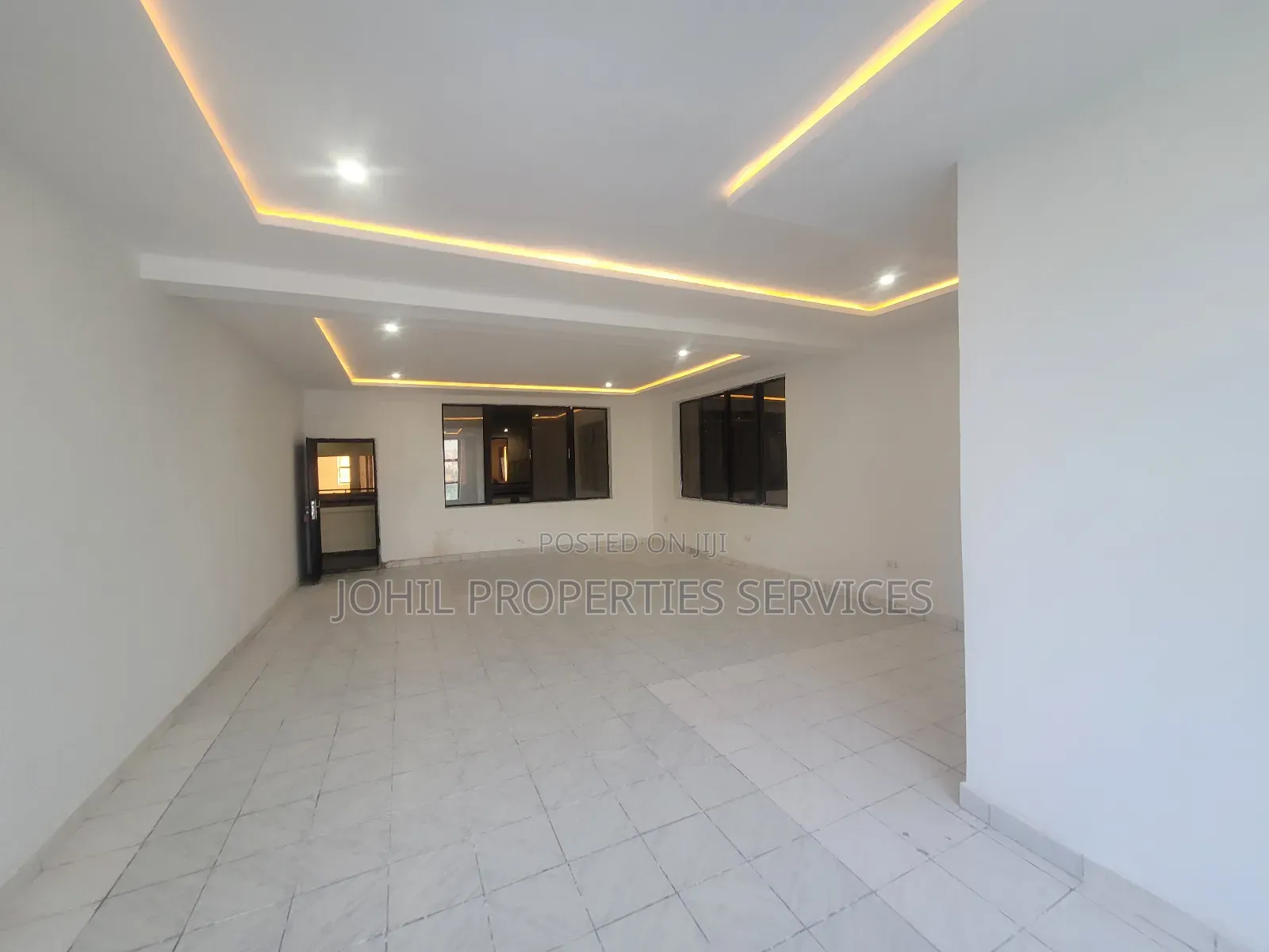 63sqm Office Space for Rent Central Area Stratagic Location in Central Business District