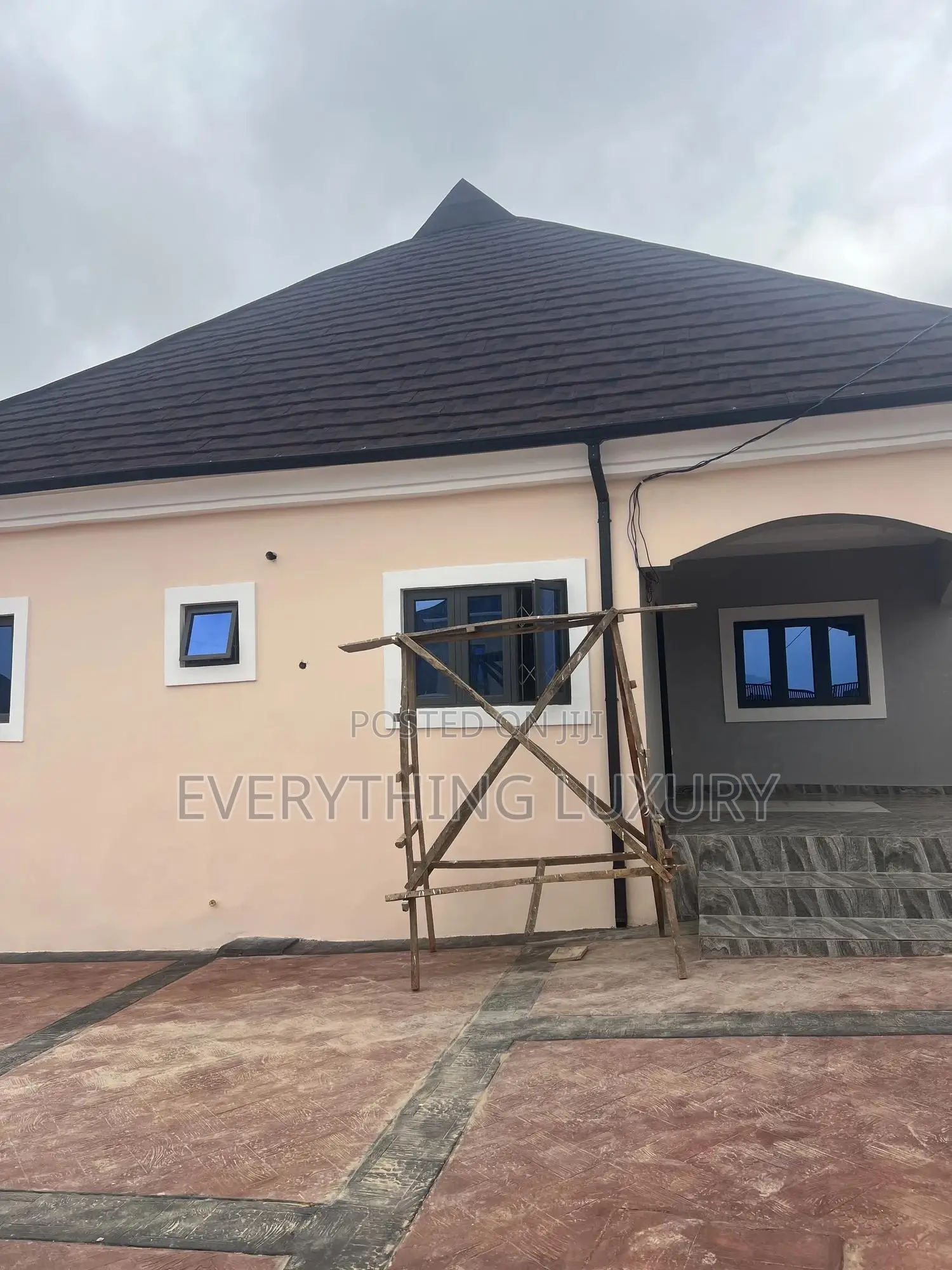 3bdrm Bungalow in Ushafa for rent in Ushafa