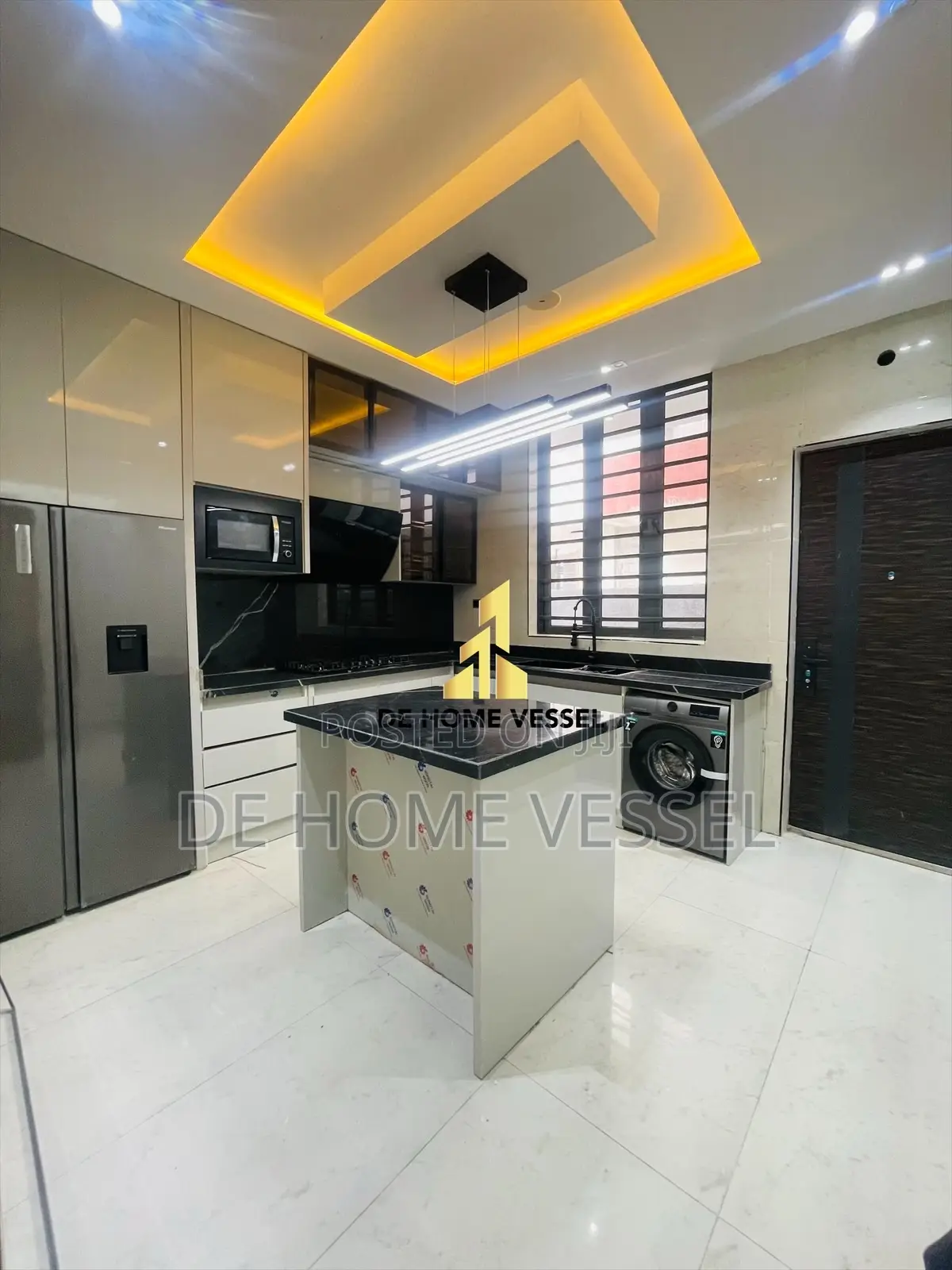 5bdrm Duplex in Lekki Phase 1 for sale in Lekki Phase 1