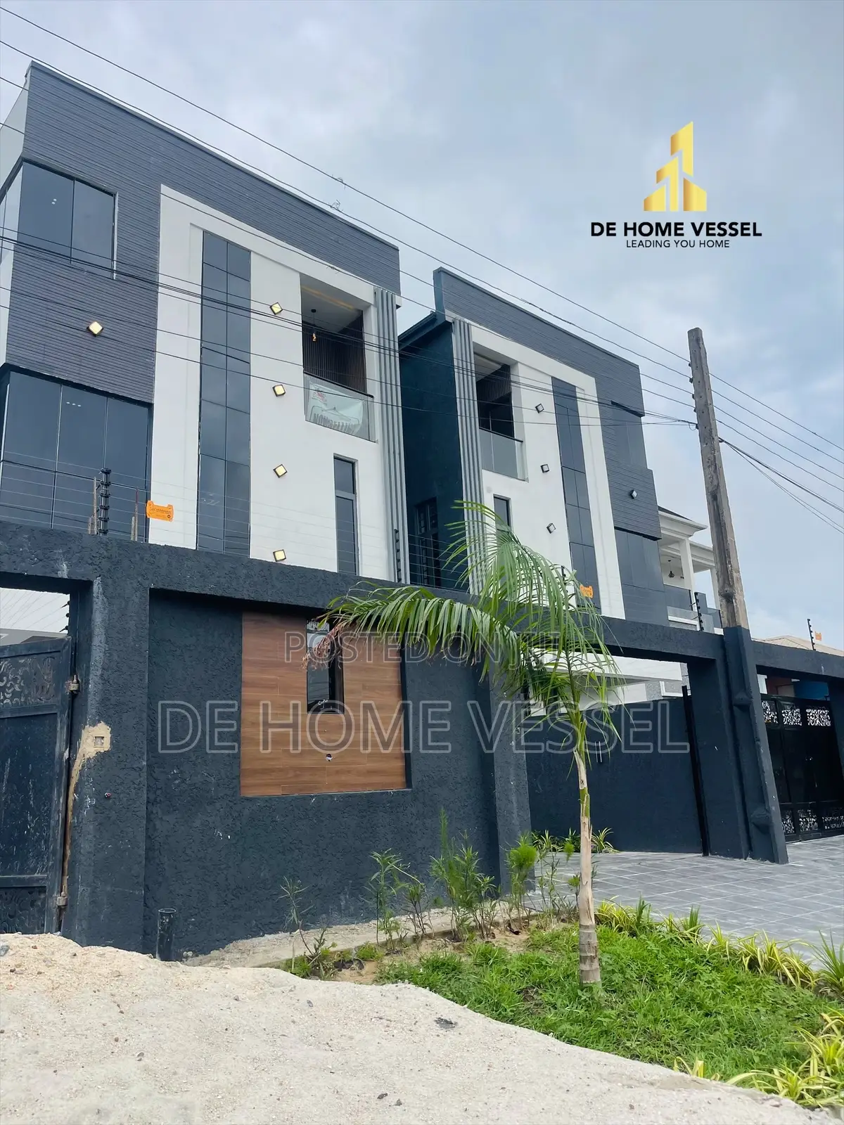 5bdrm Duplex in Lekki Phase 1 for sale in Lekki Phase 1