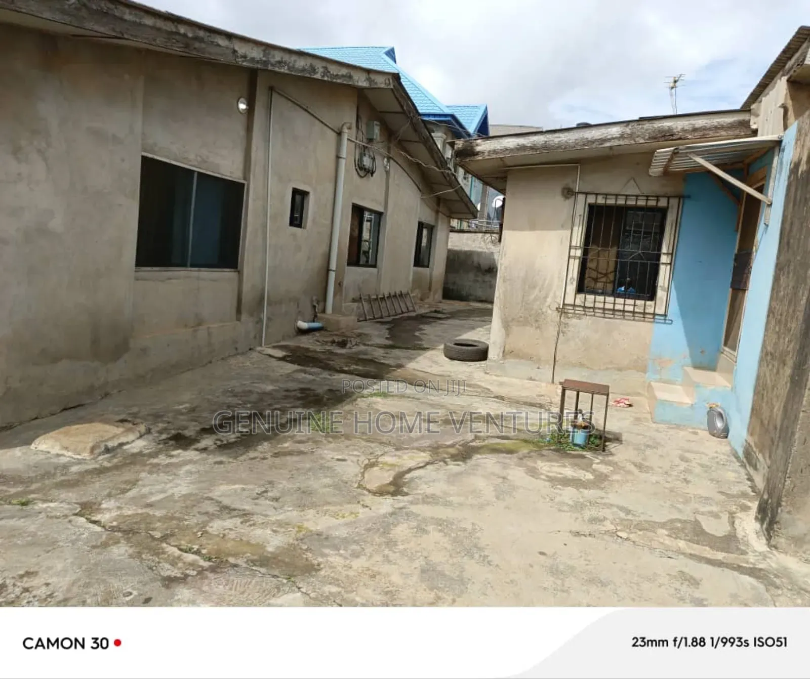 11bdrm Bungalow in Abule Egba for sale in Abule Egba