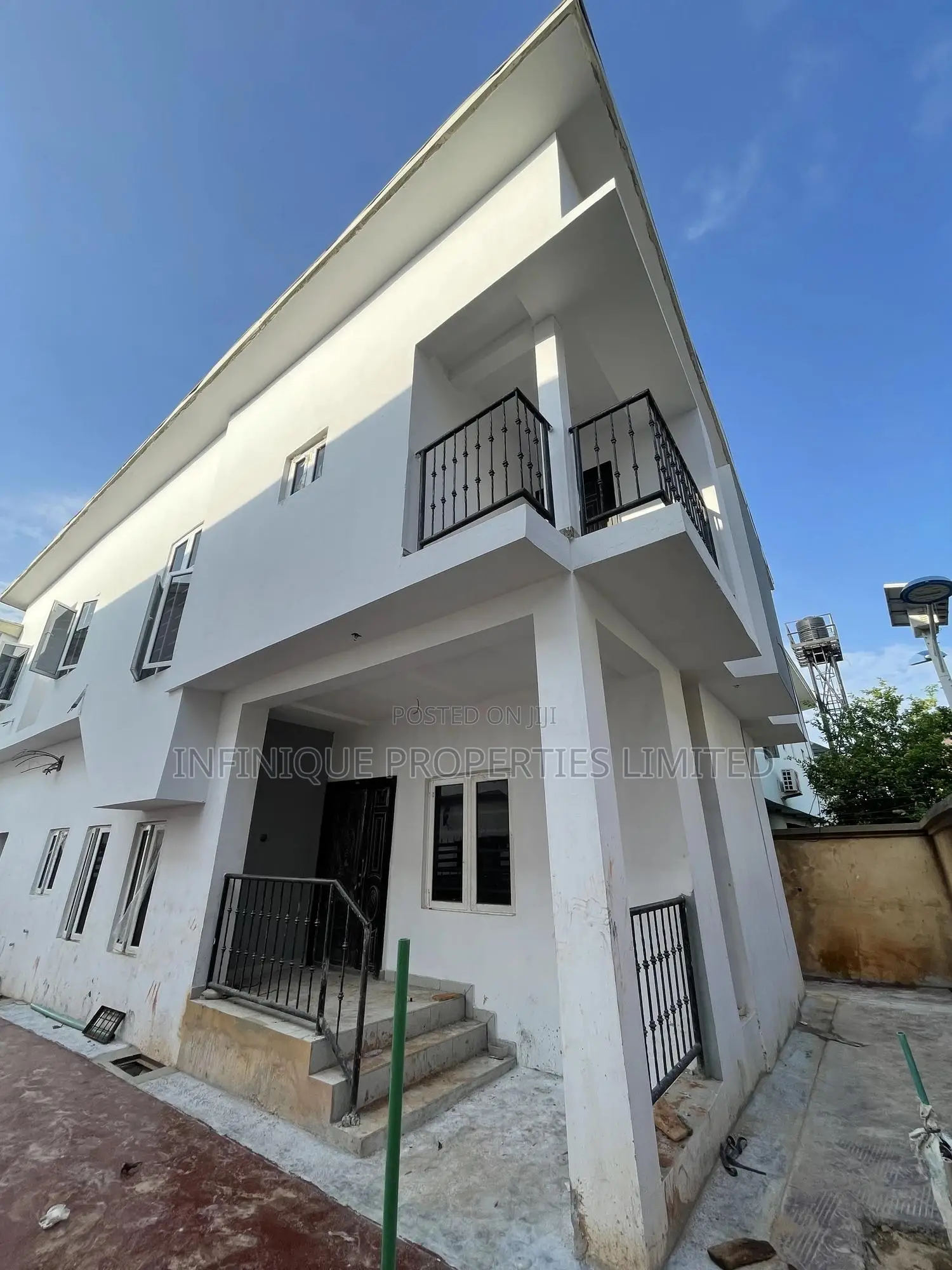 5bdrm Townhouse/Terrace in Mende for Sale in Mende