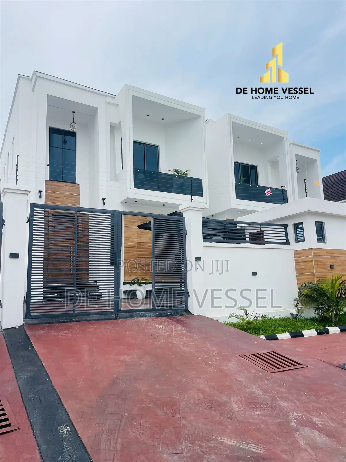 5bdrm Duplex in Chevron for sale in Chevron