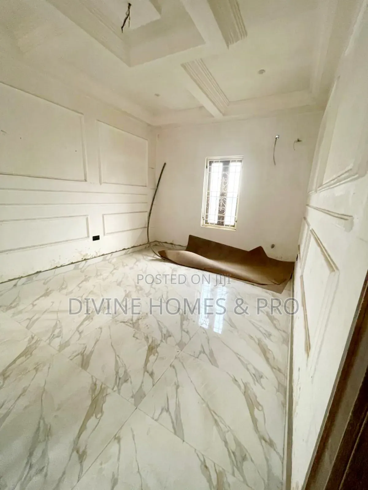 5bdrm Duplex in Lugbe District for sale in Lugbe District