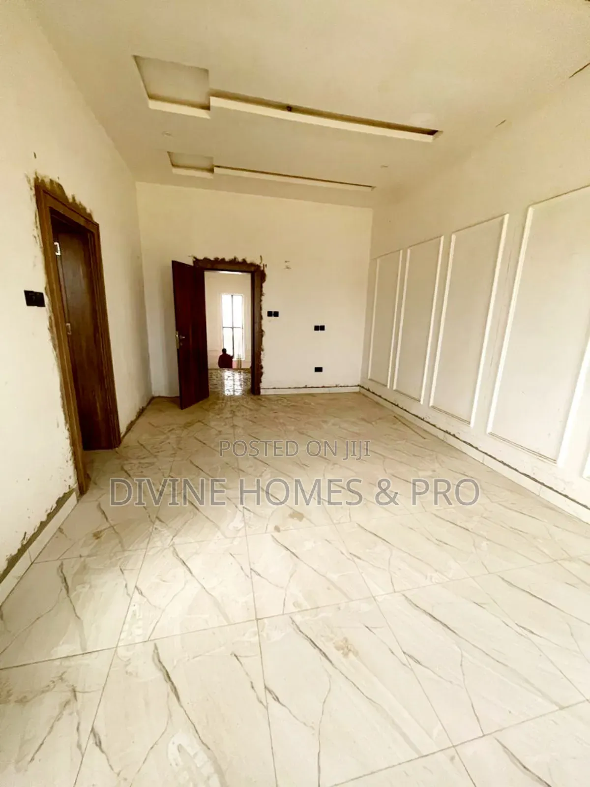 5bdrm Duplex in Lugbe District for sale in Lugbe District