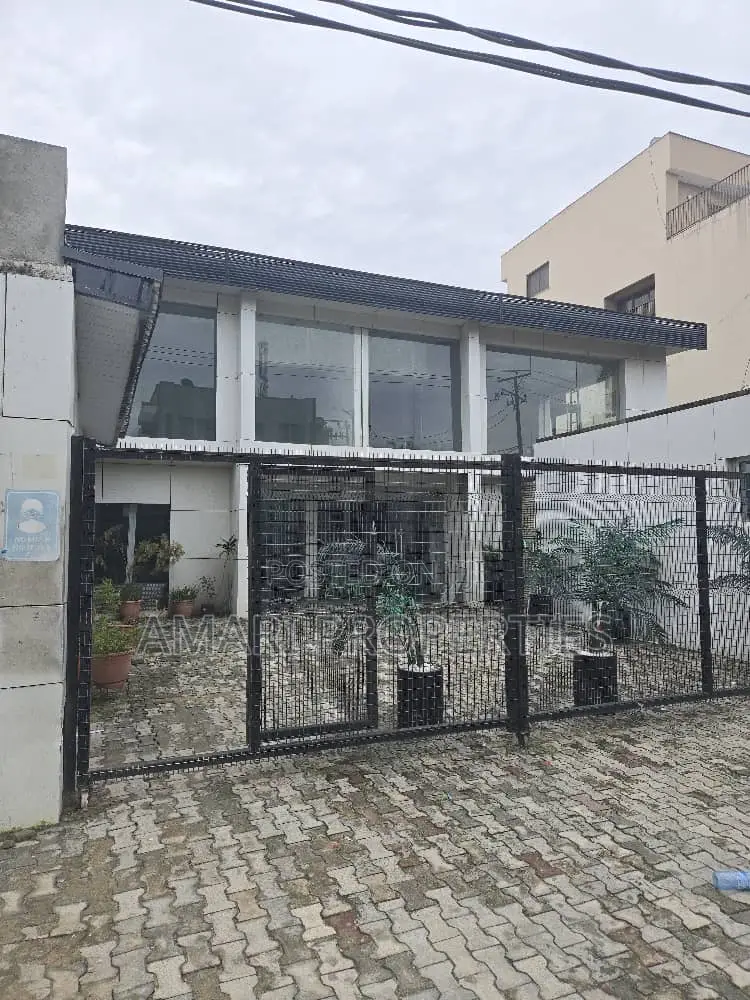 Spacious Commercial Duplex in Victoria Island