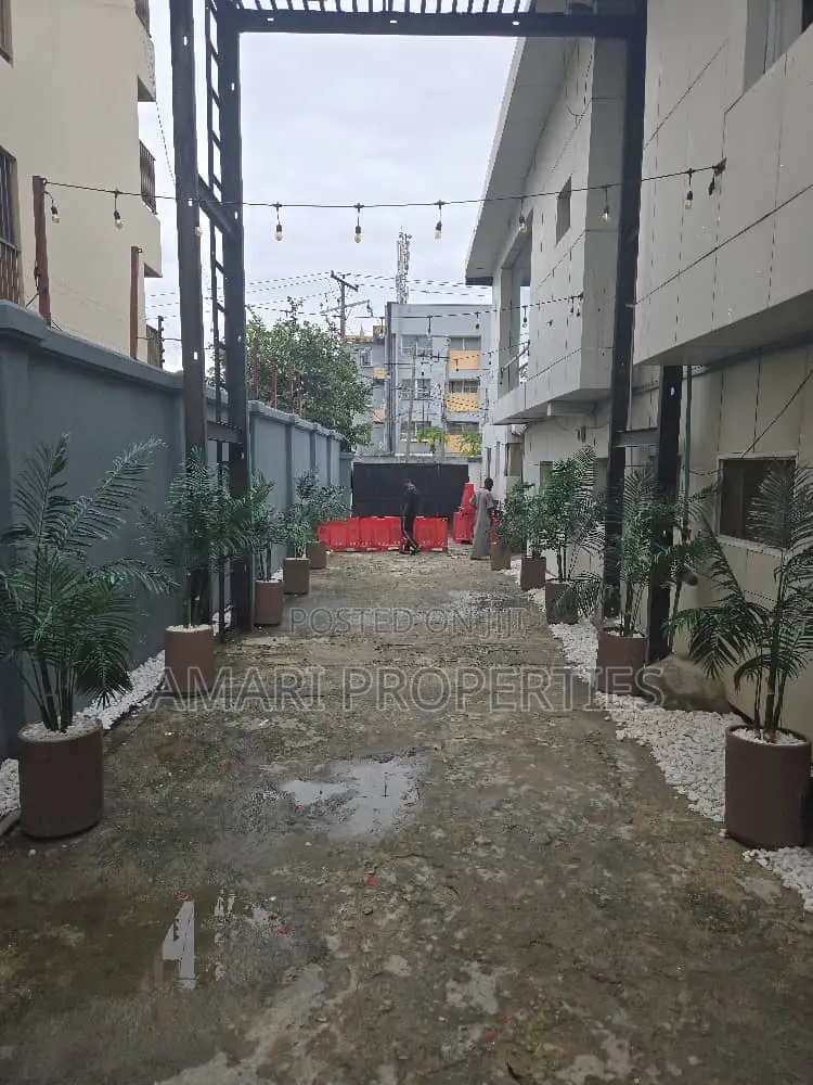 Spacious Commercial Duplex in Victoria Island