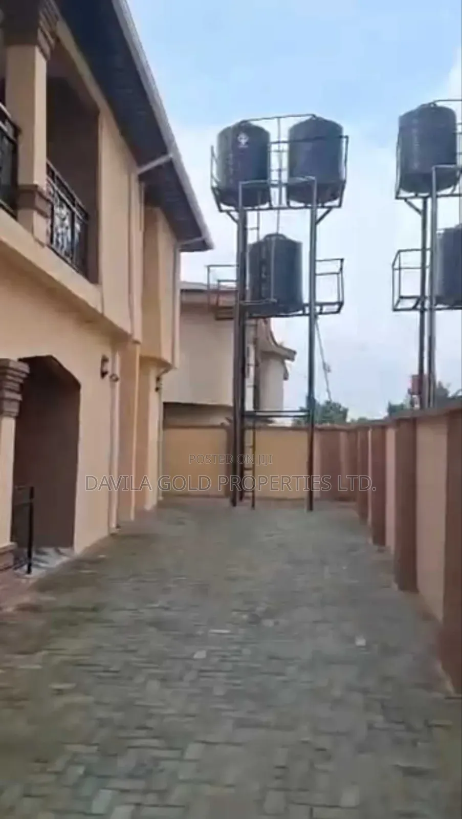 20bdrm Block of Flats in Benin City for sale in Benin City