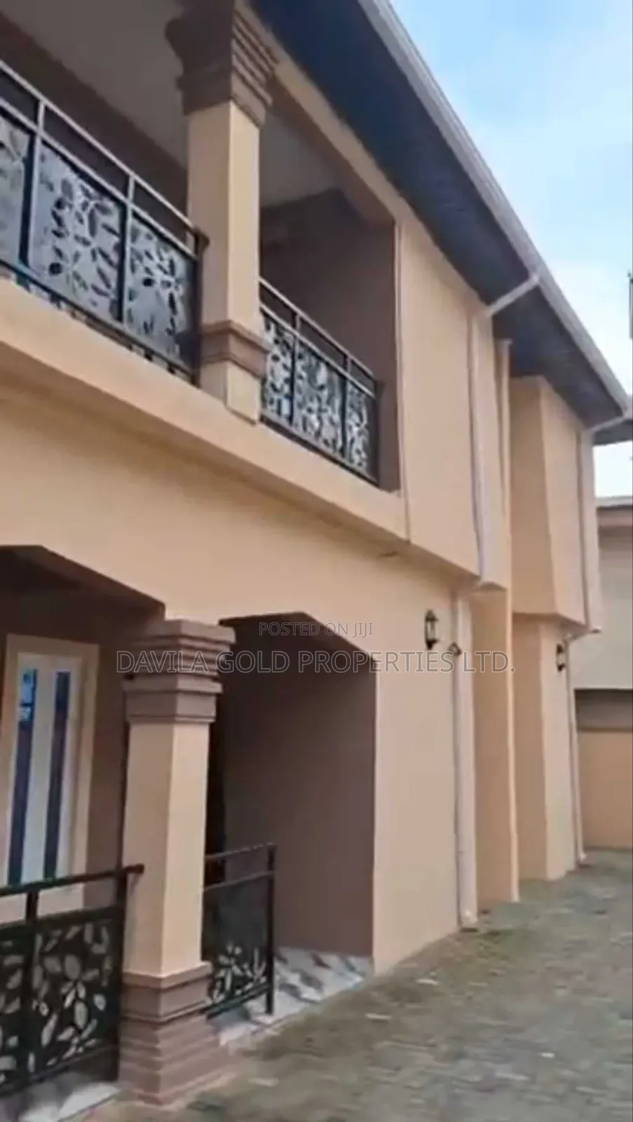 20bdrm Block of Flats in Benin City for sale in Benin City