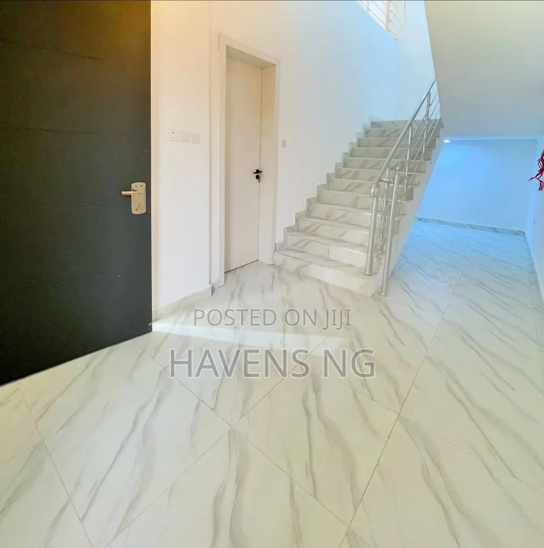4bdrm Townhouse/Terrace in Ologolo for sale in Ologolo