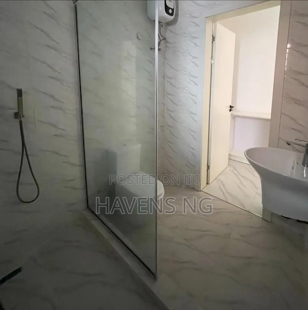 4bdrm Townhouse/Terrace in Ologolo for sale in Ologolo