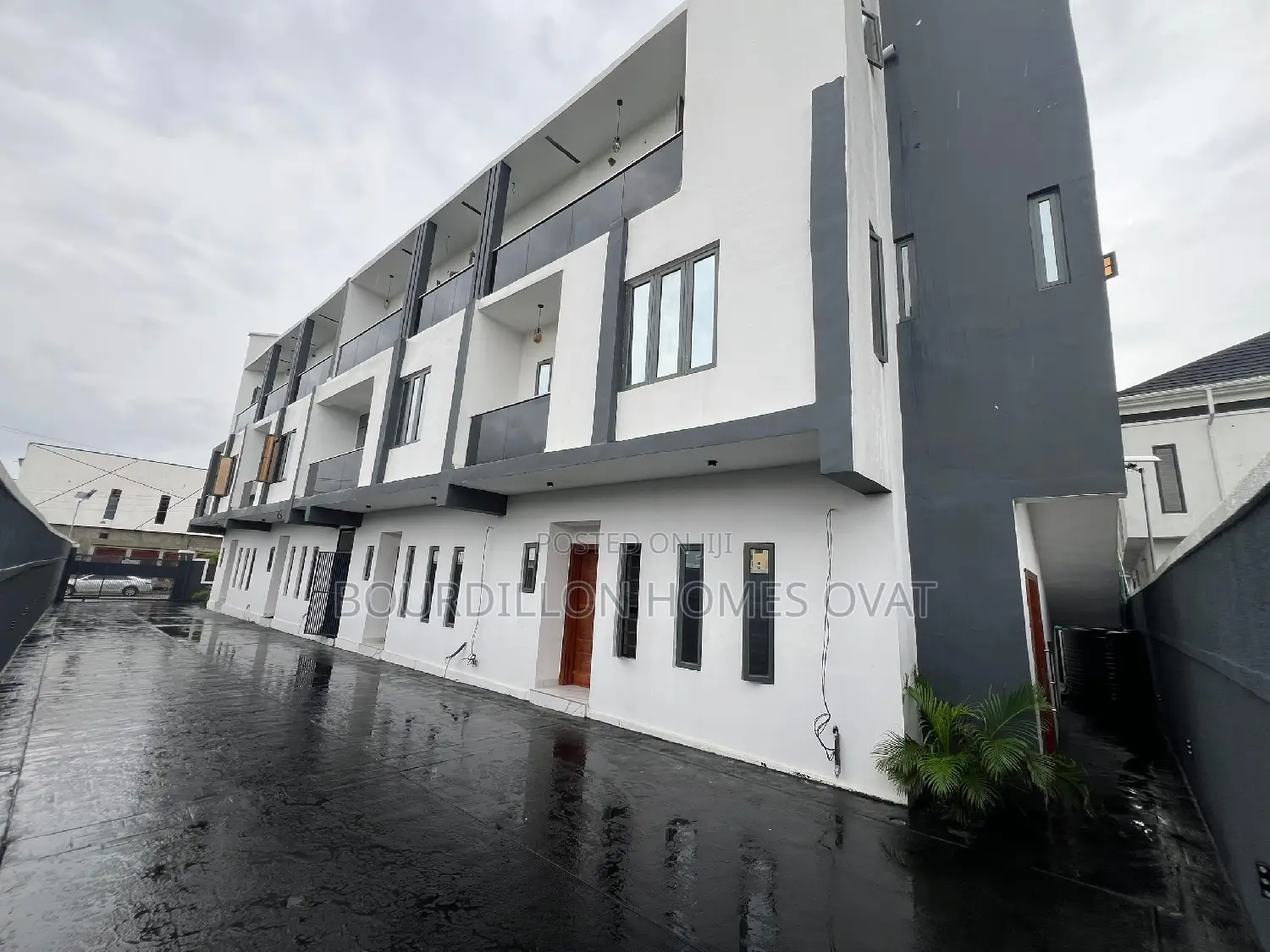 3bdrm Duplex in Lekki for sale in Lekki