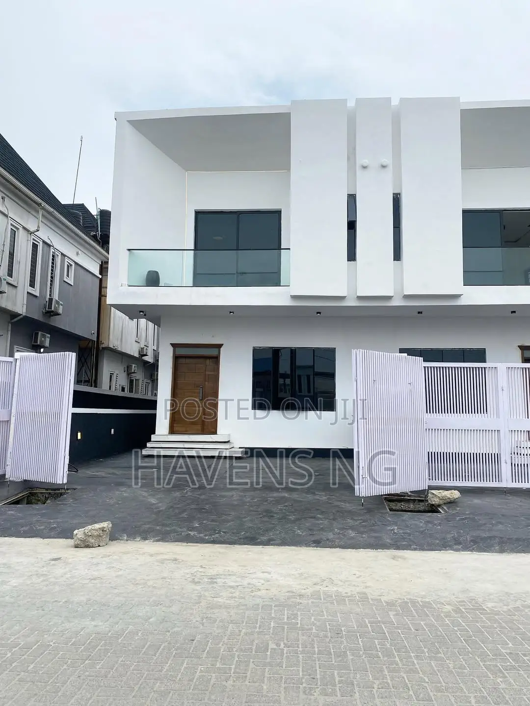 4bdrm Duplex in Lekki Phase 2 for sale in Lekki Phase 2
